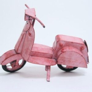 Vaalenpunainen skootteri