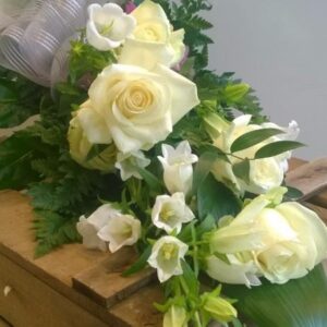 Surukimppu valkoinen ruusu