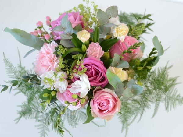 VAALEANPUNAINEN KESÄKIMPPU