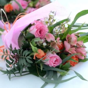 #SEKAISIN KUKISTA KIMPPU