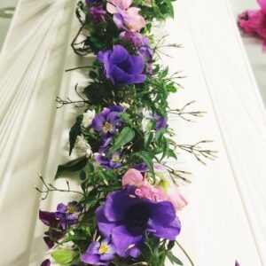 KEVYTTÄ KAUNEUTTA, ARKKULAITE